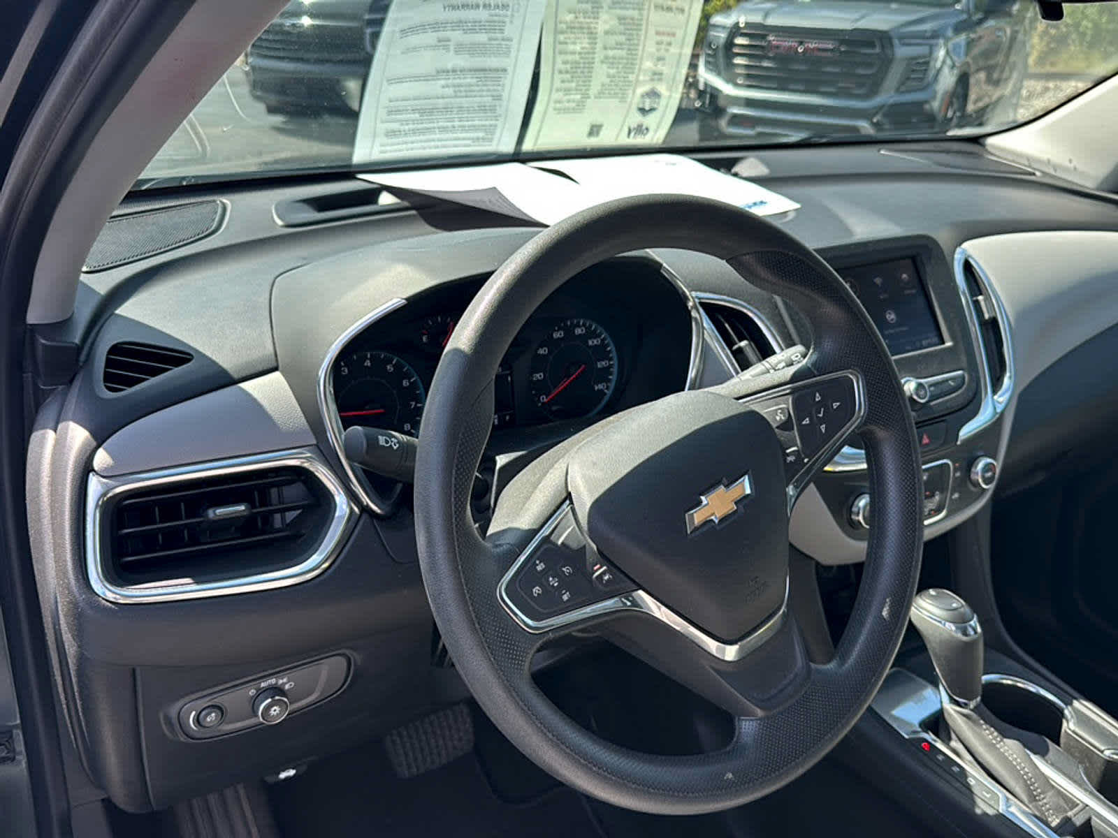 Used 2020 Chevrolet Equinox LS w/ LS Convenience Package FWD image 9