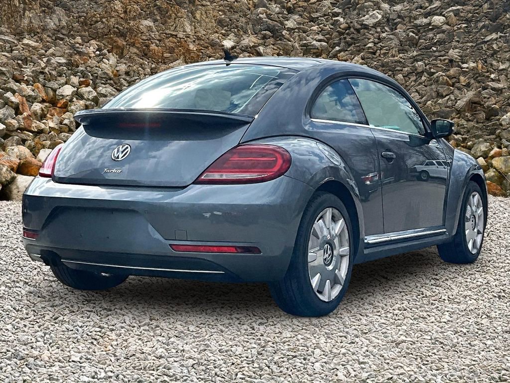 Used 2019 Volkswagen Beetle 2.0T SE FWD image 2