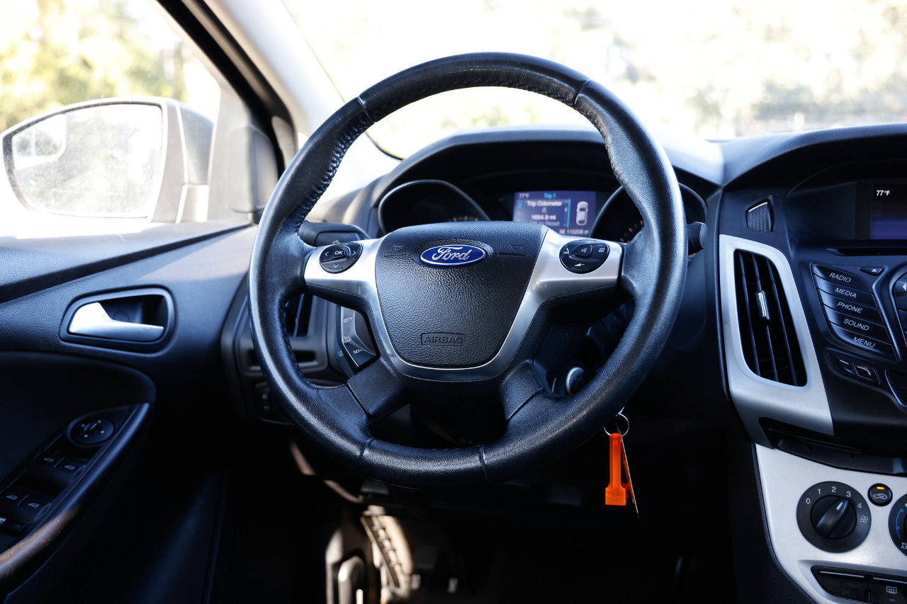 Used 2014 Ford Focus SE w/ SE Sport Package image 27