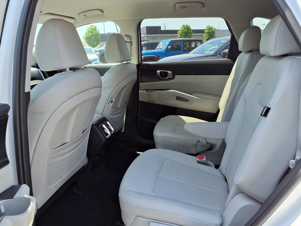 Used 2025 Kia Sorento EX FWD image 28