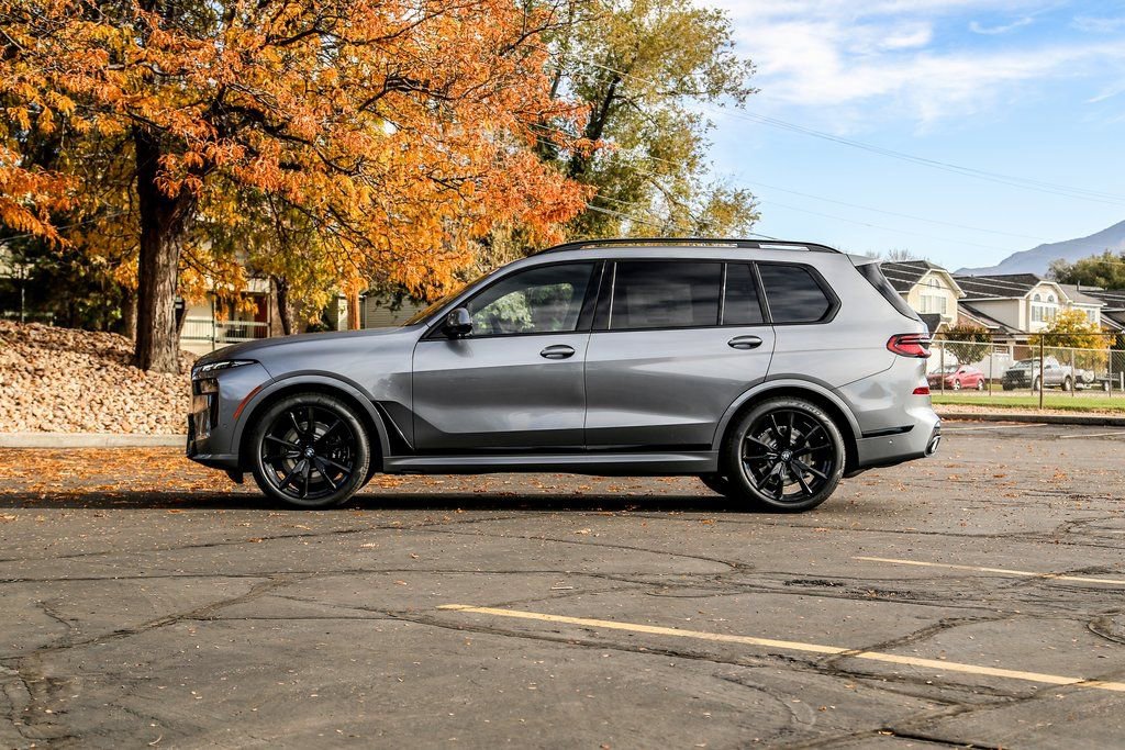 Used 2026 BMW X7 xDrive40i w/ Executive Package image 2