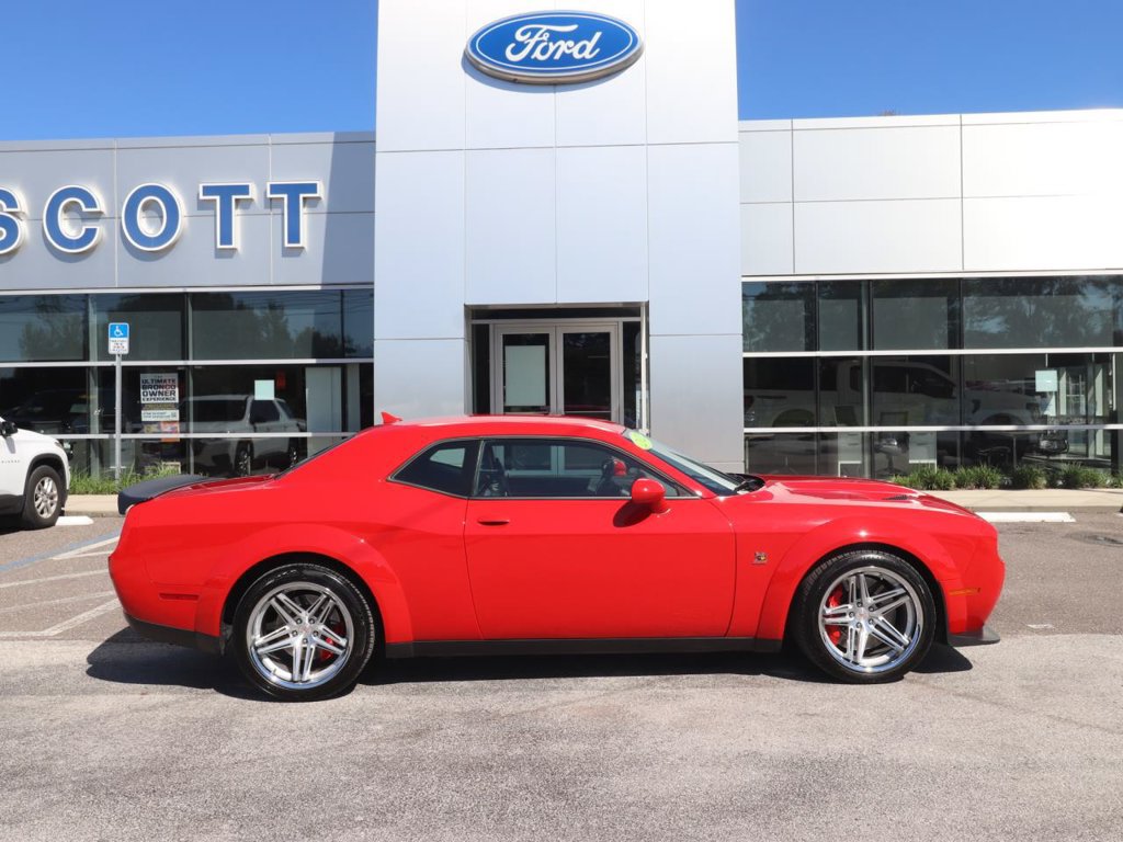 Used 2022 Dodge Challenger R/T Scat Pack RWD image 16