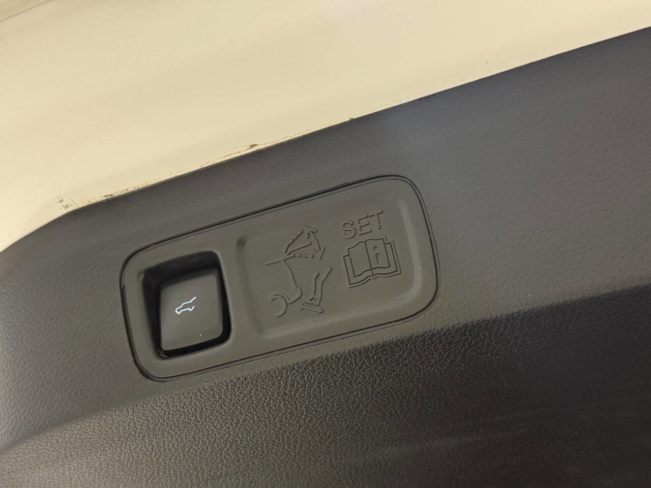 Used 2019 Ford Expedition Limited w/ Equipment Group 302A RWD image 25