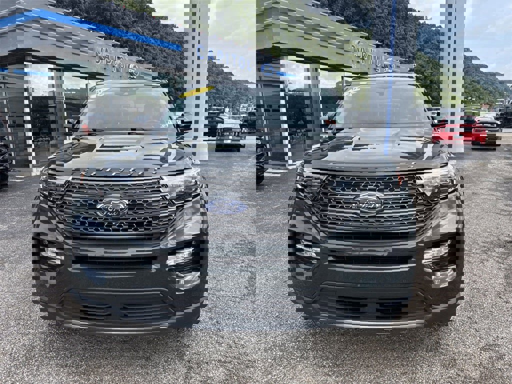 Used 2022 Ford Explorer XLT w/ Equipment Group 202A image 12