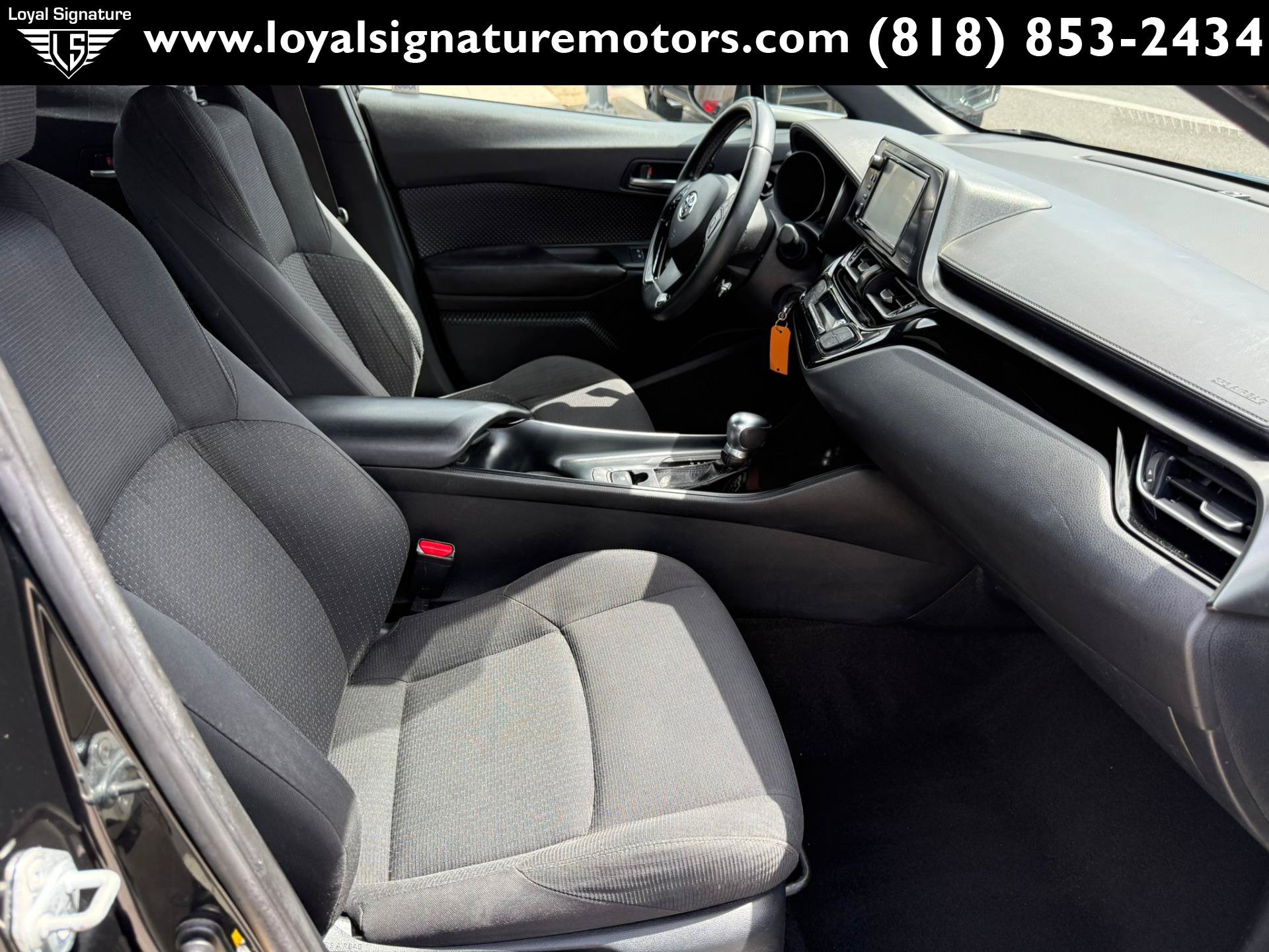 Used 2018 Toyota C-HR XLE FWD image 27