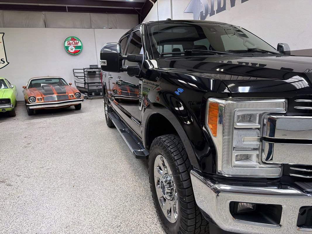 Used 2017 Ford F250 Lariat w/ Lariat Ultimate Package AWD/4WD image 39