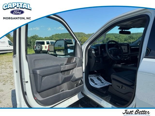 New 2026 Ford F250 Lariat w/ Black Appearance Package AWD/4WD image 11