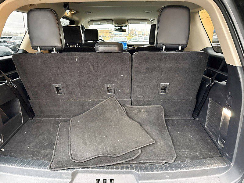 Used 2023 Ford Expedition XLT image 13