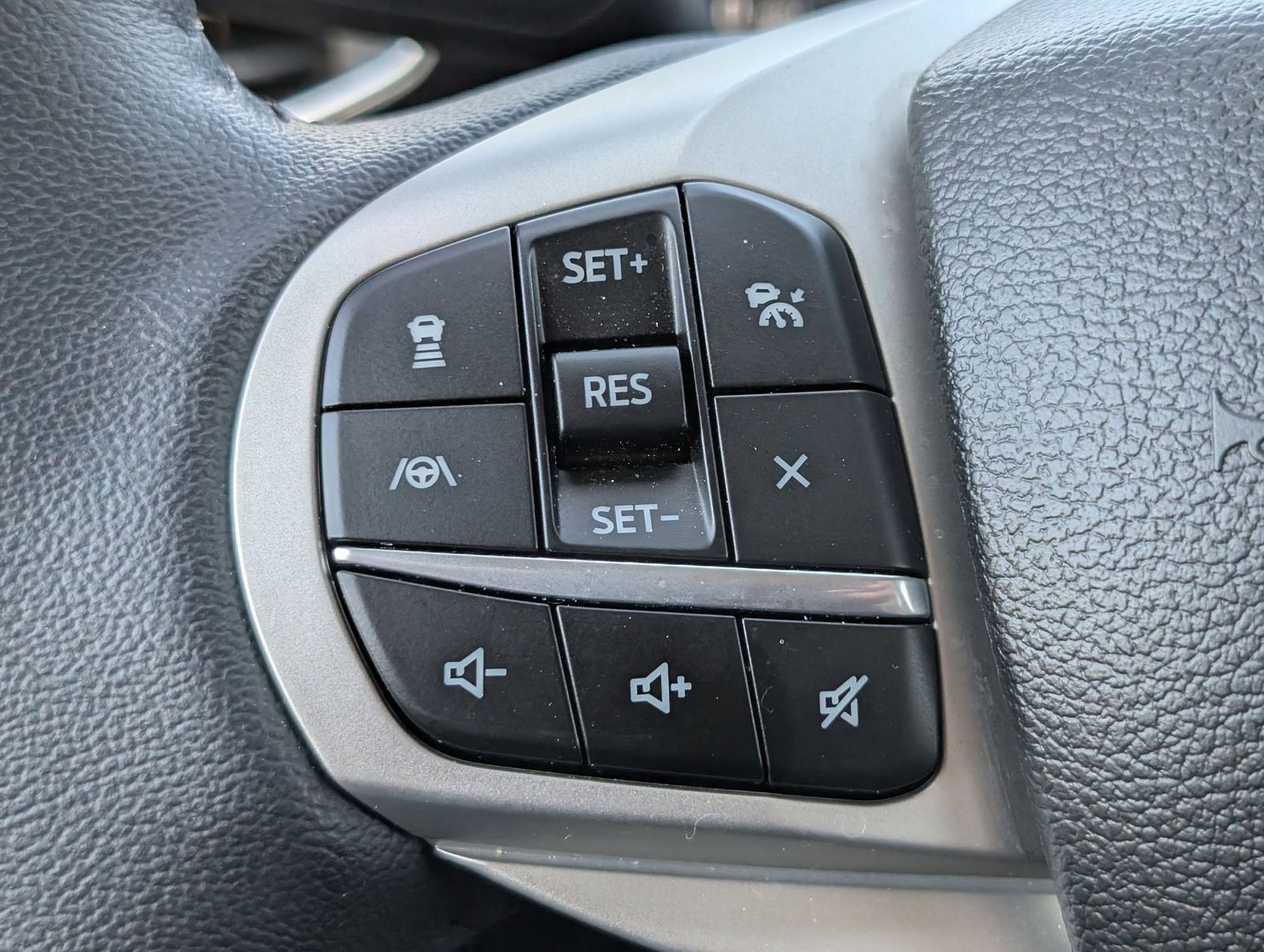 Used 2023 Ford Explorer Limited w/ Limited Technology Package AWD/4WD image 26