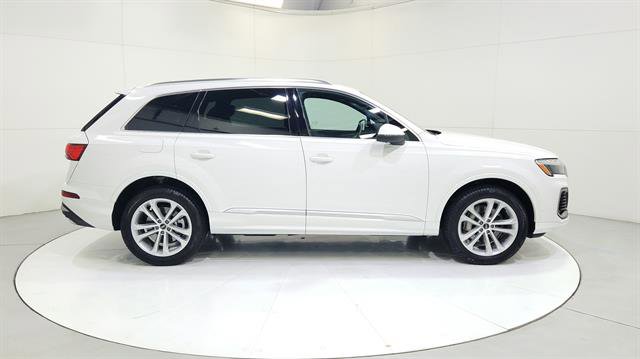Used 2025 Audi Q7 3.0T Premium Plus AWD/4WD image 9