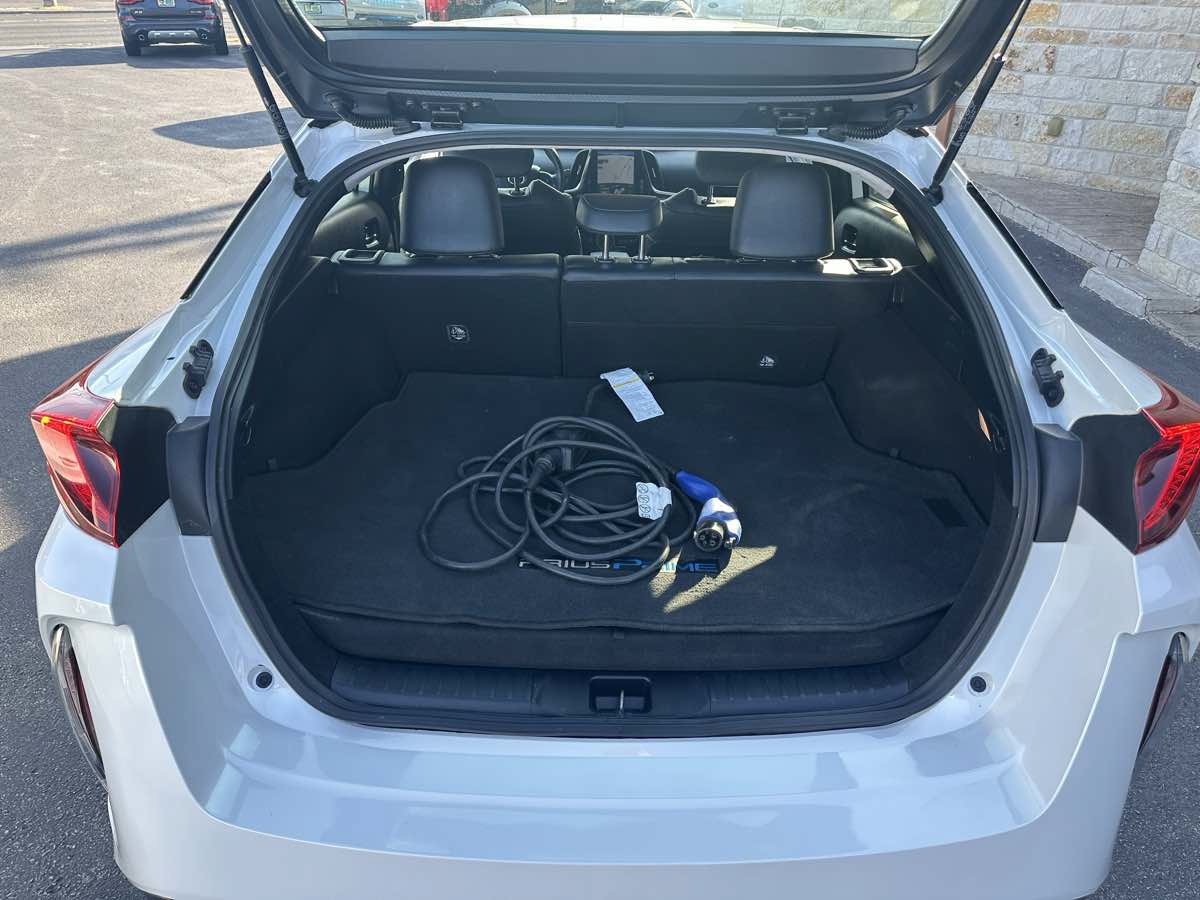 Used 2021 Toyota Prius Prime XLE w/ Carpet Mat Package (TMS) FWD image 8