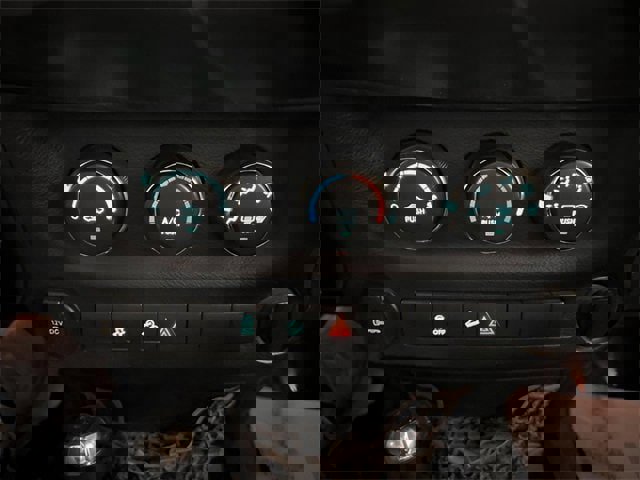 Used 2014 Jeep Wrangler Unlimited Sport w/ Connectivity Group image 21