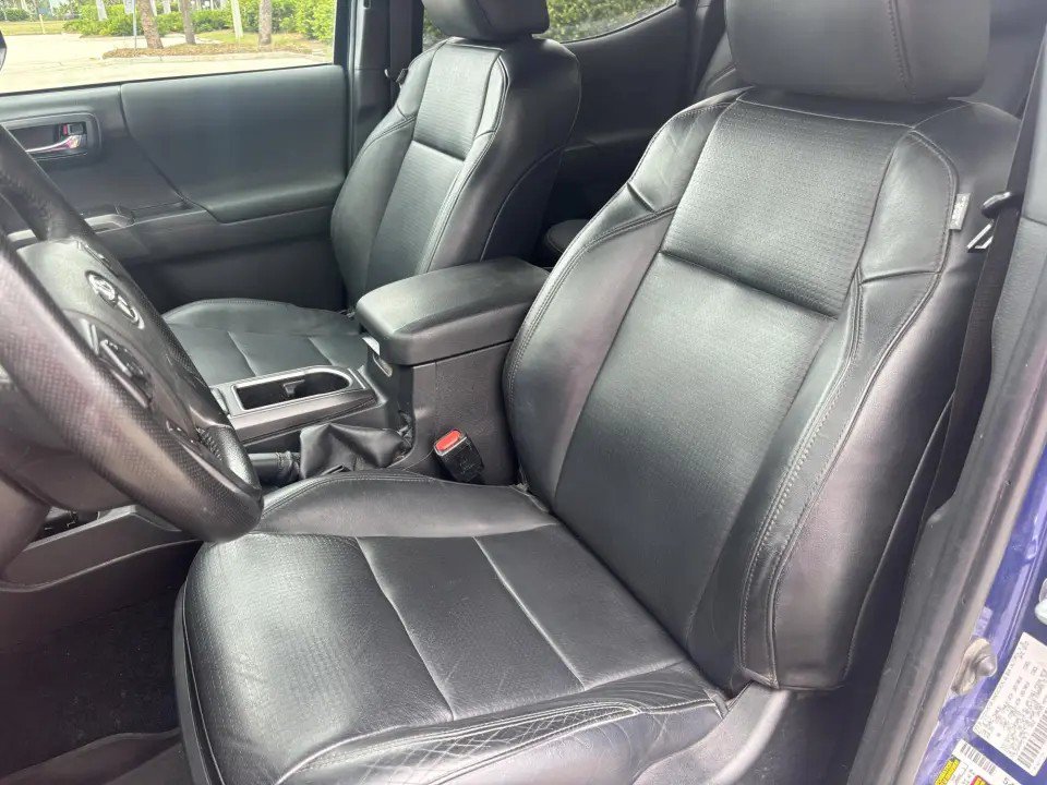 Used 2023 Toyota Tacoma TRD Off-Road w/ TRD Premium Off Road Package AWD/4WD image 13