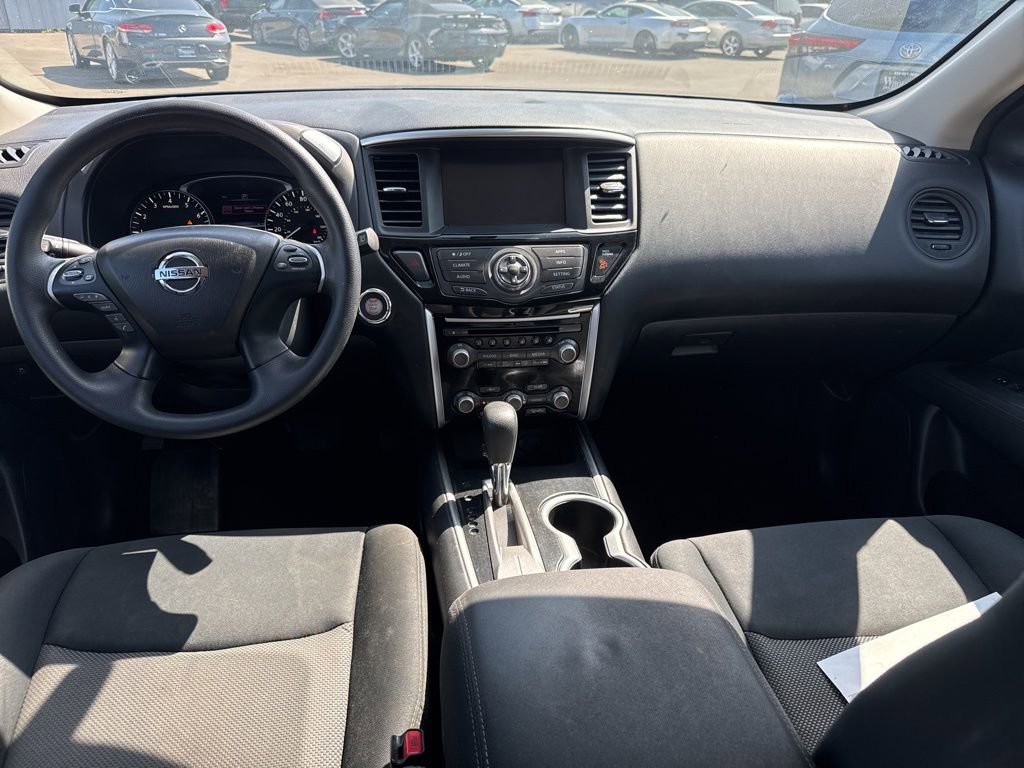 Used 2017 Nissan Pathfinder S image 6