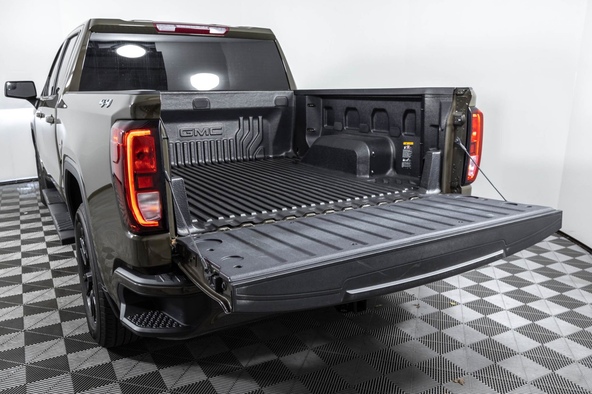 Certified 2024 GMC Sierra 1500 Elevation AWD/4WD image 18