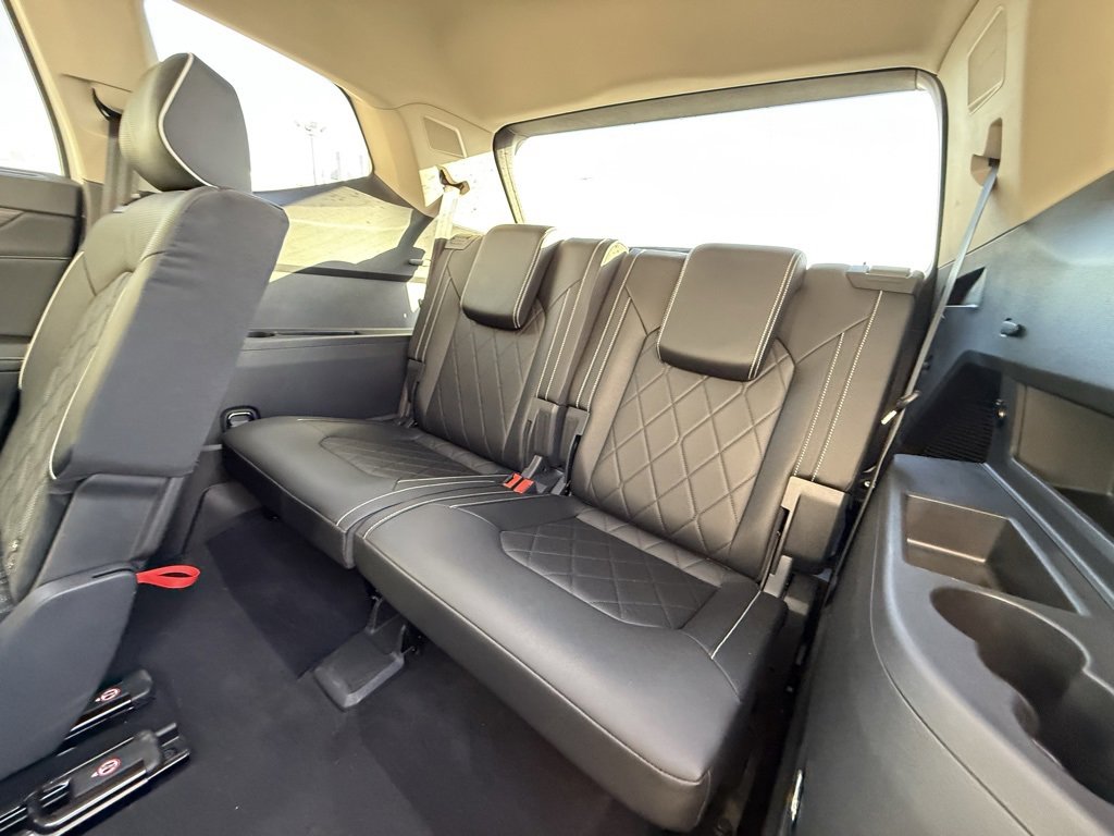 Used 2025 Volkswagen Atlas SEL Premium R-Line image 8