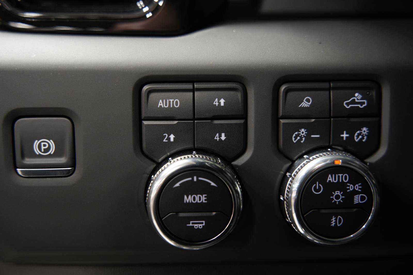 Used 2025 GMC Sierra 1500 AT4 w/ AT4 Premium Package image 34