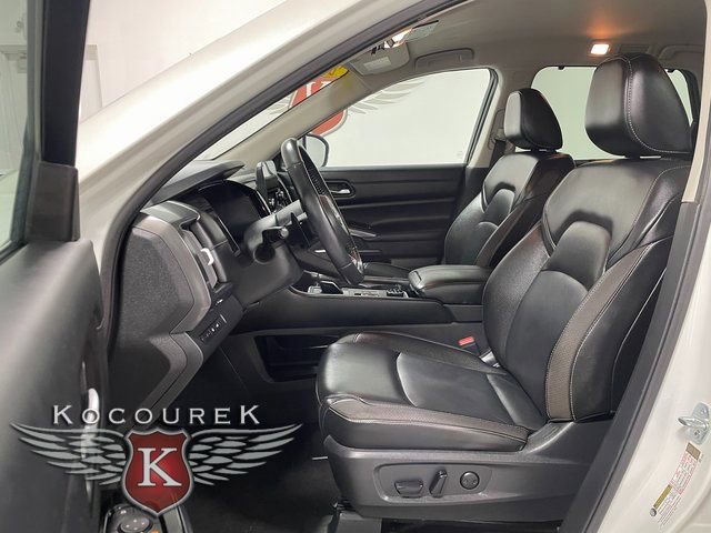 Used 2023 Nissan Pathfinder SL w/ Lighting Package (N92) image 11