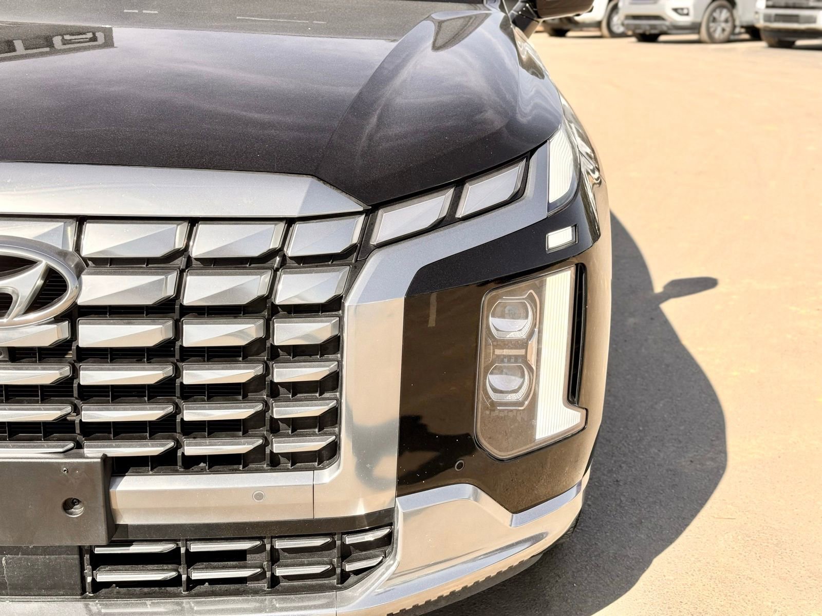 Used 2024 Hyundai Palisade Calligraphy image 5