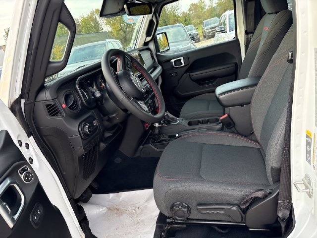 Used 2024 Jeep Wrangler Unlimited Rubicon w/ Technology Group AWD/4WD image 8
