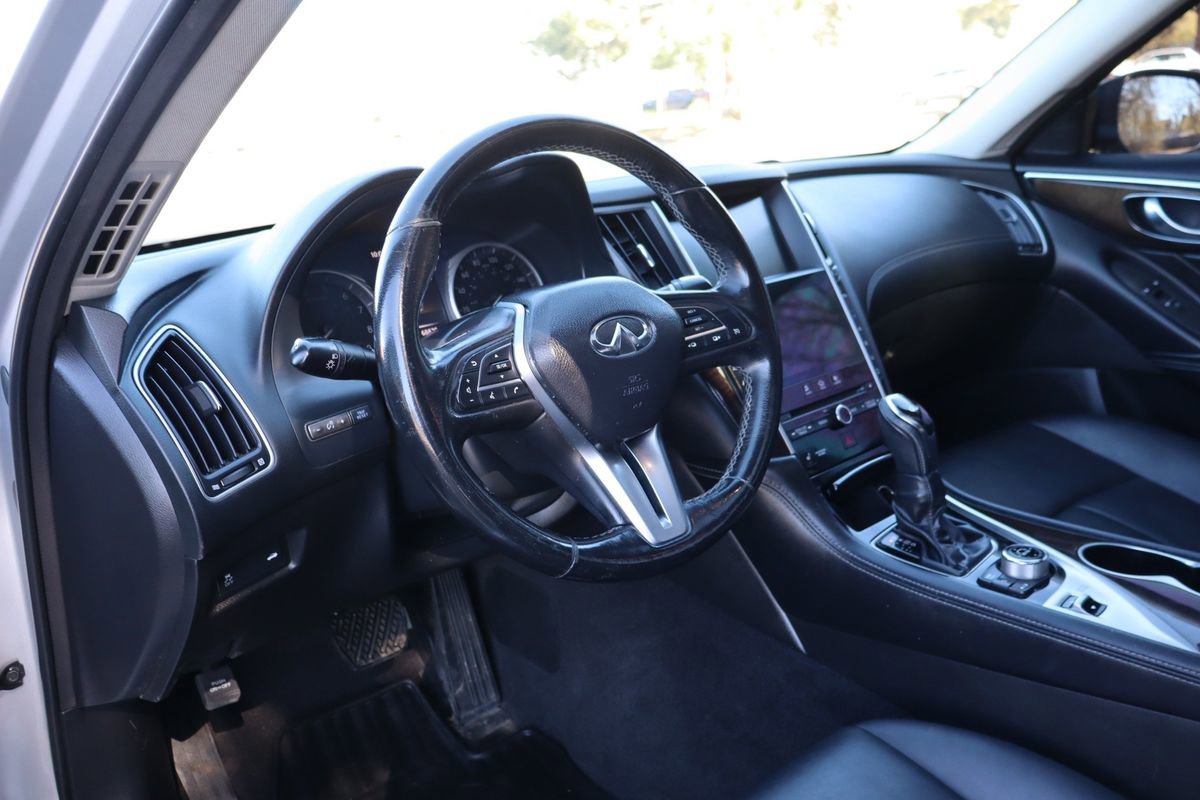 Used 2018 INFINITI Q50 Luxe w/ Essential Package (3.0T Luxe) image 15