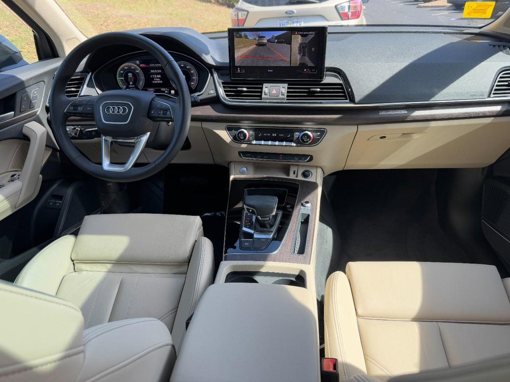 Used 2025 Audi Q5 e Premium Plus w/ Premium Plus Package image 12