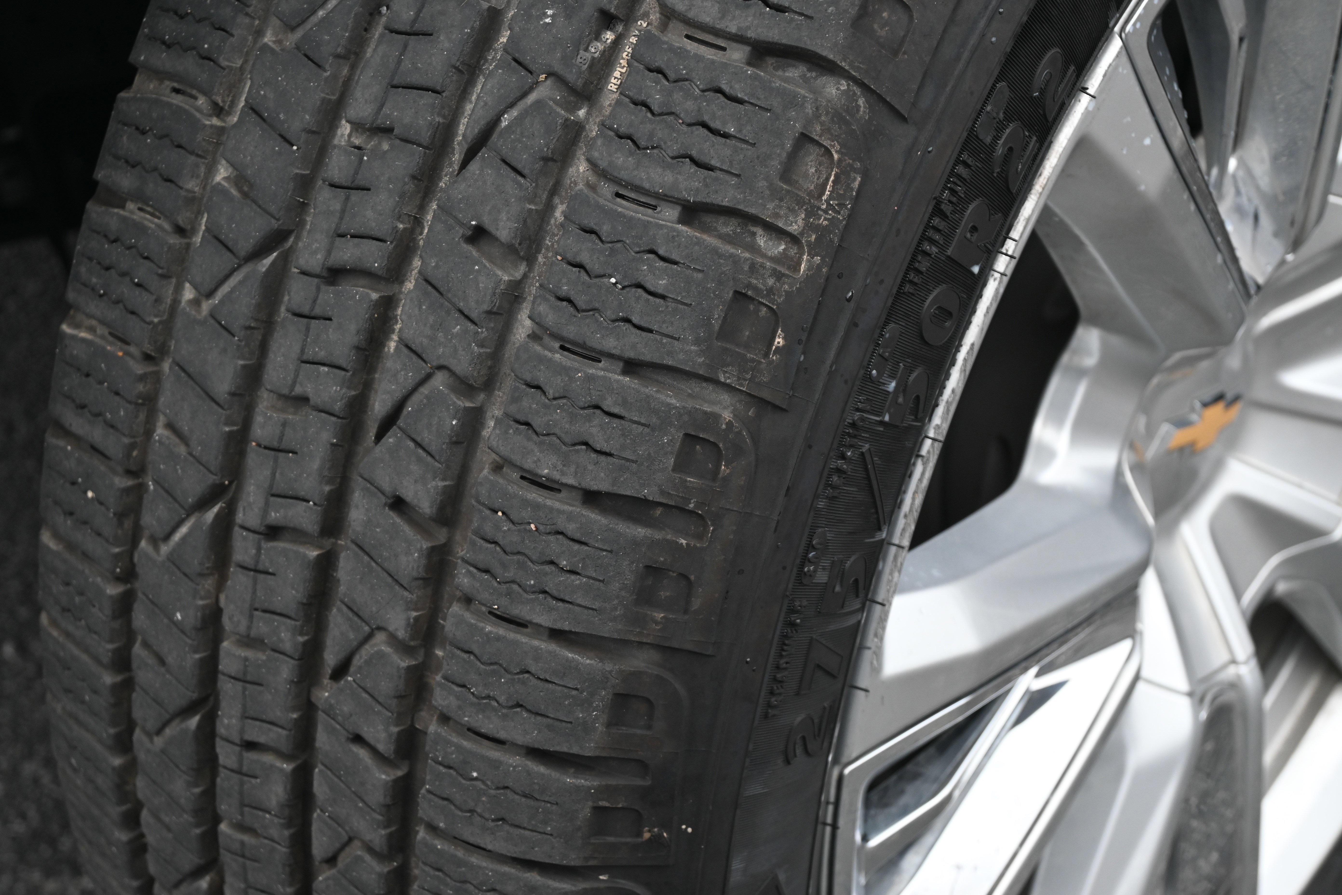 Used 2023 Chevrolet Suburban High Country image 16