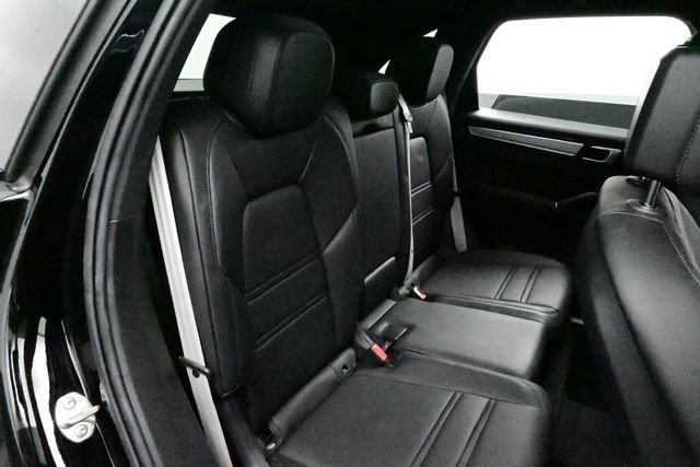 Certified 2022 Porsche Cayenne Platinum Edition AWD/4WD image 14