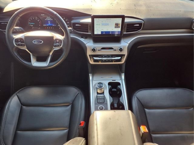 Used 2024 Ford Explorer XLT w/ Equipment Group 202A AWD/4WD image 16