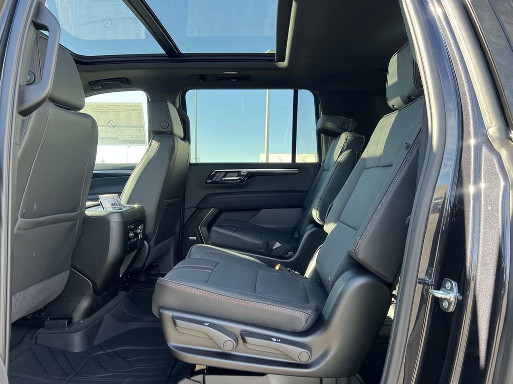 New 2026 Chevrolet Suburban RST w/ RST Capability Package image 9