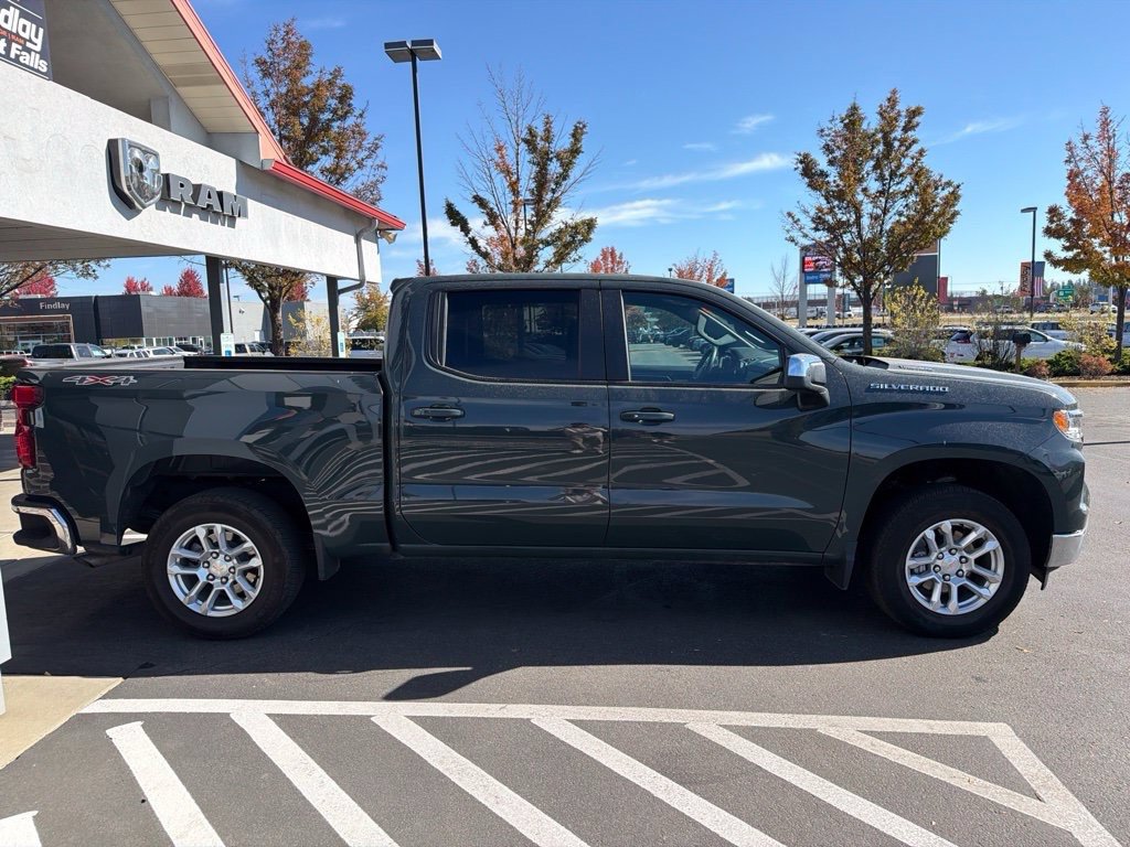Used 2025 Chevrolet Silverado 1500 LT AWD/4WD image 4