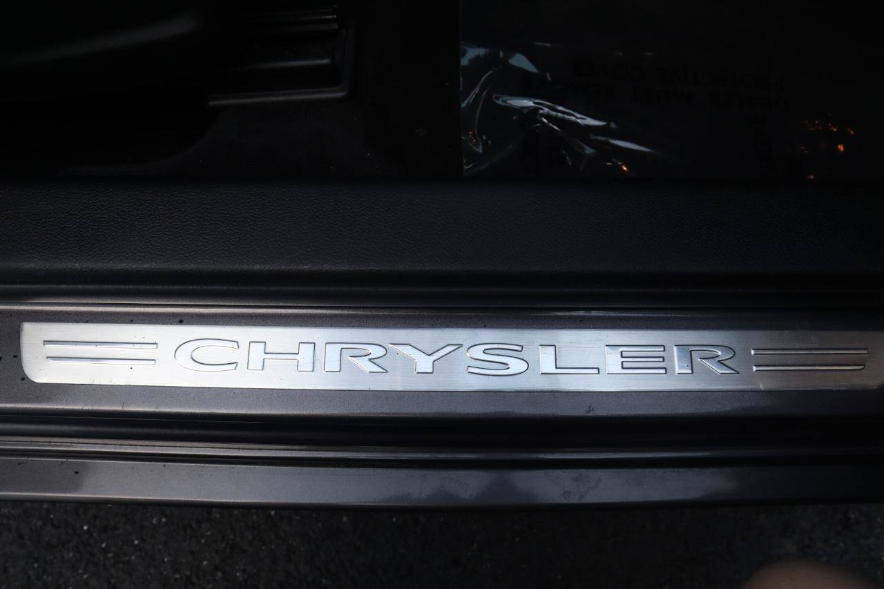 Used 2015 Chrysler 300 C w/ Light Group RWD image 45