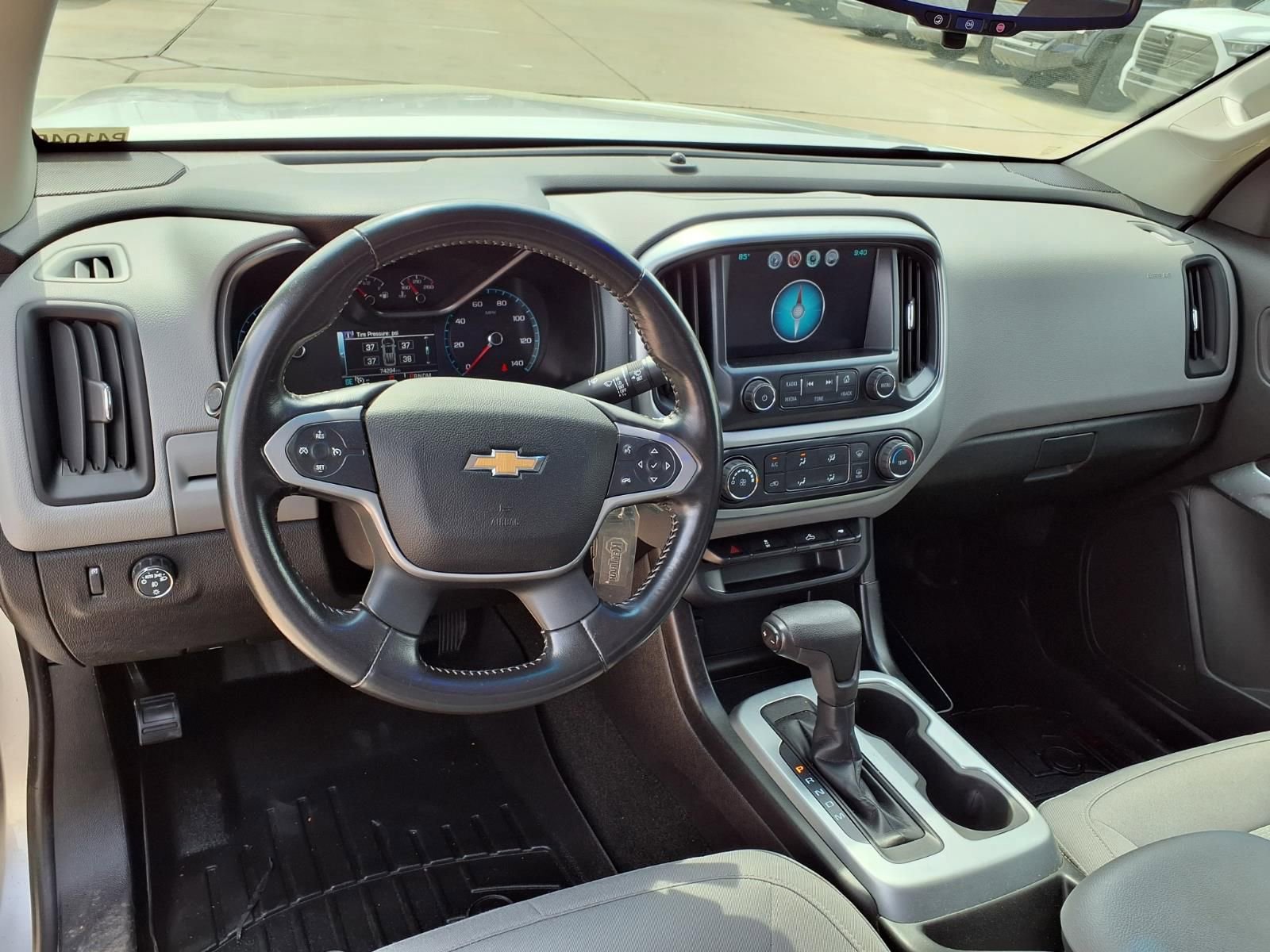 Used 2016 Chevrolet Colorado LT w/ LT Convenience Package image 11