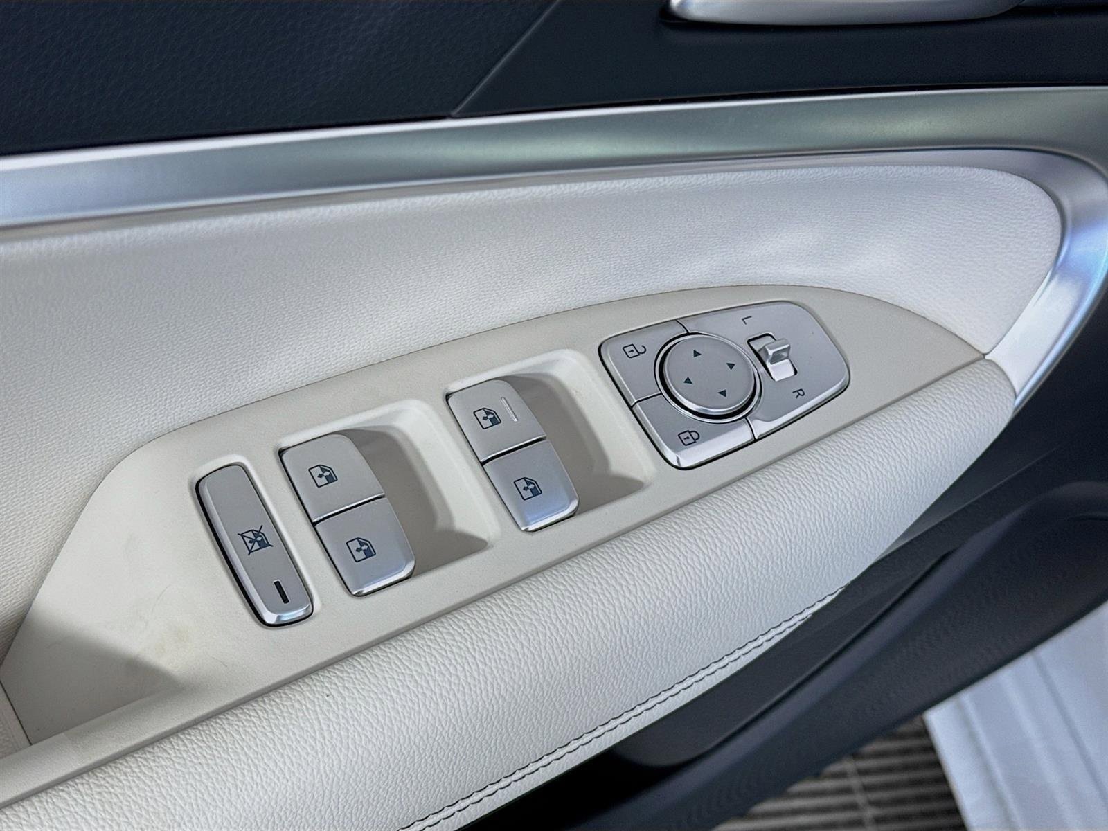 New 2025 Genesis G70 2.5T image 19