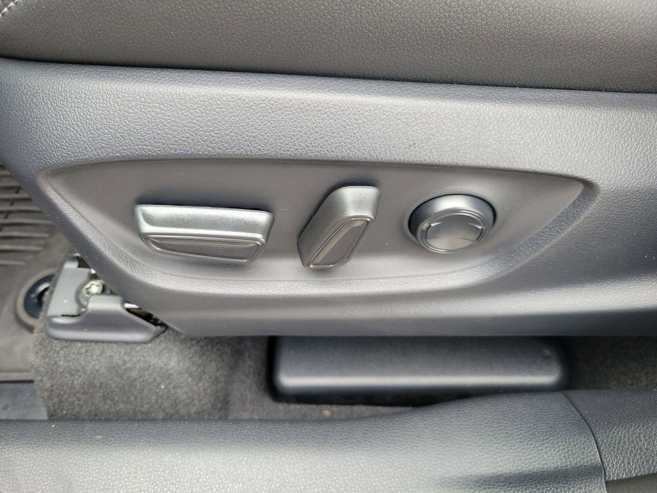 New 2026 Toyota Corolla Cross XLE image 18