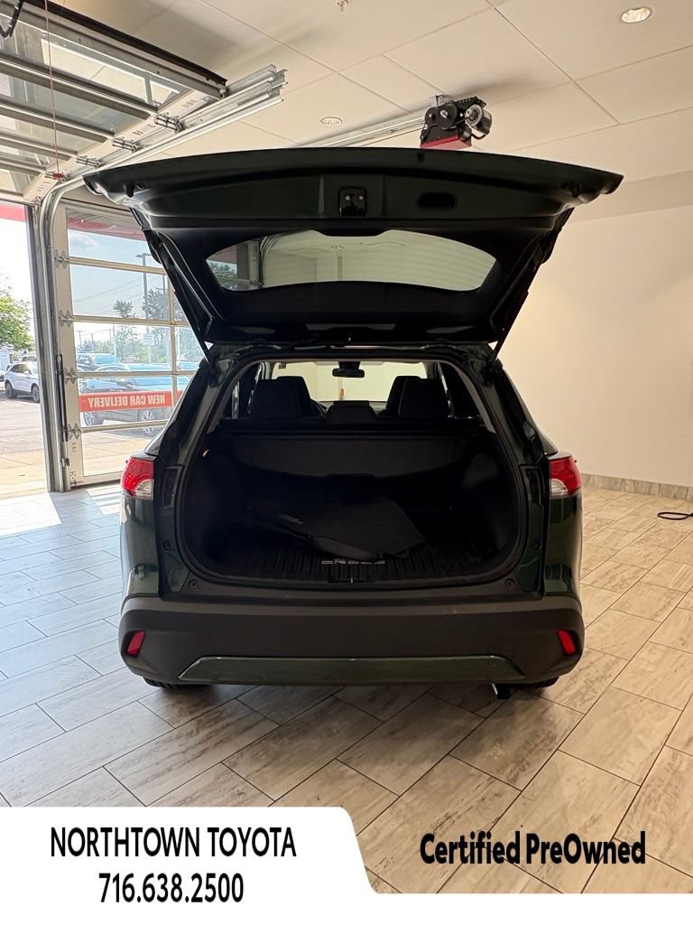 Used 2022 Toyota Corolla Cross LE w/ Moonroof Package AWD/4WD image 9