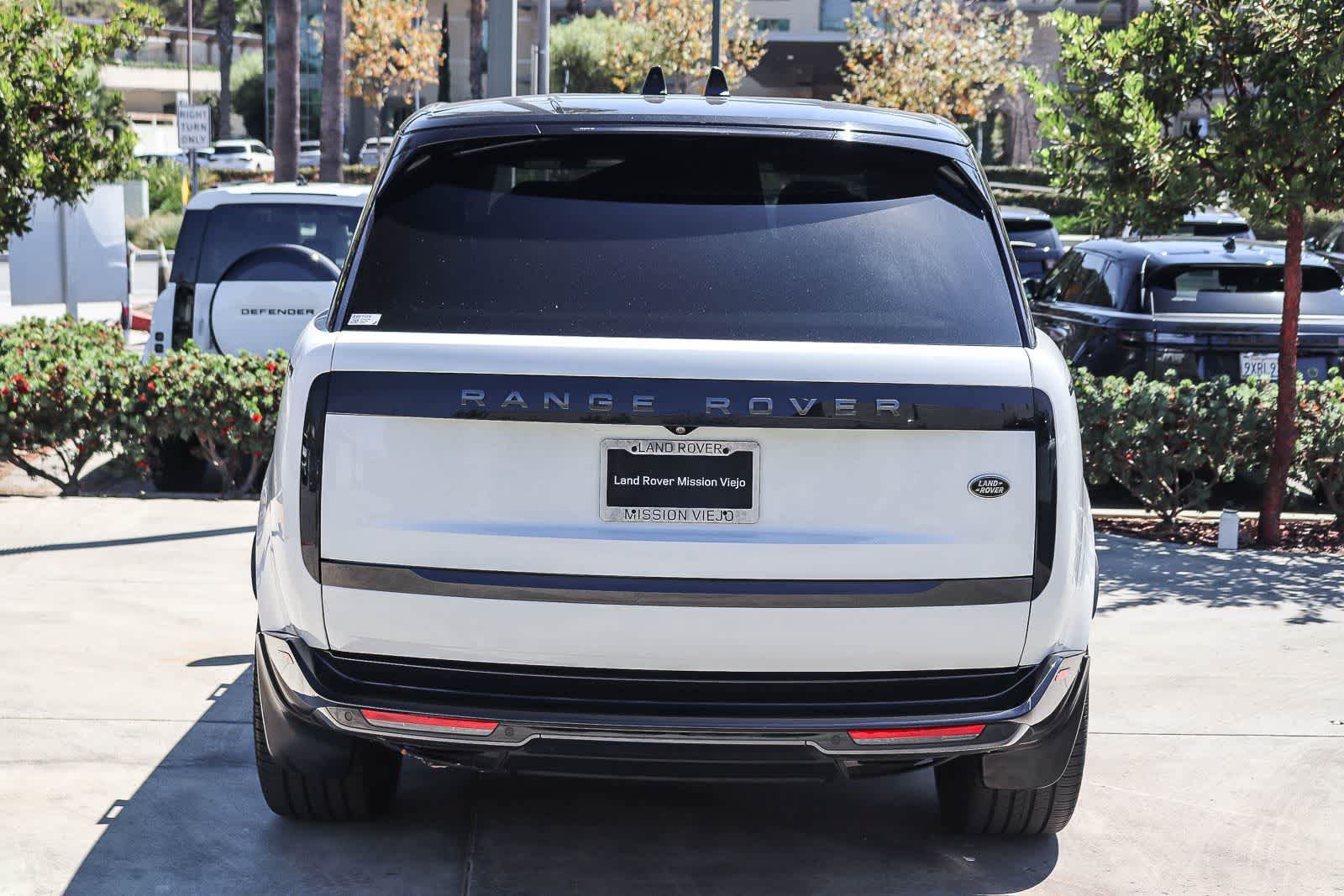 Used 2023 Land Rover Range Rover Long Wheelbase SE AWD/4WD image 5