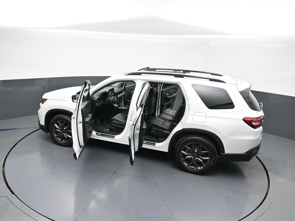 Used 2024 Honda Pilot Elite image 46