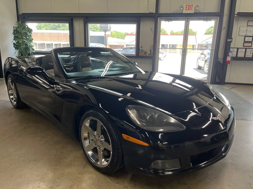 Used 2007 Chevrolet Corvette Coupe w/ Preferred Equipment Group RWD image 23