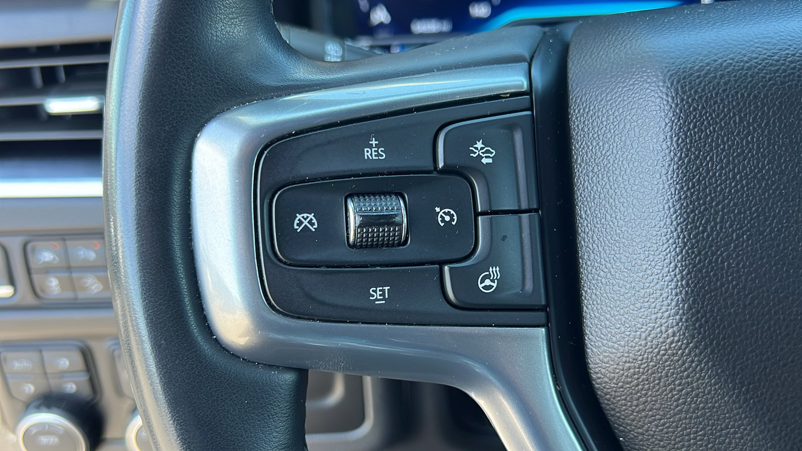 Certified 2023 Chevrolet Suburban Premier AWD/4WD image 30