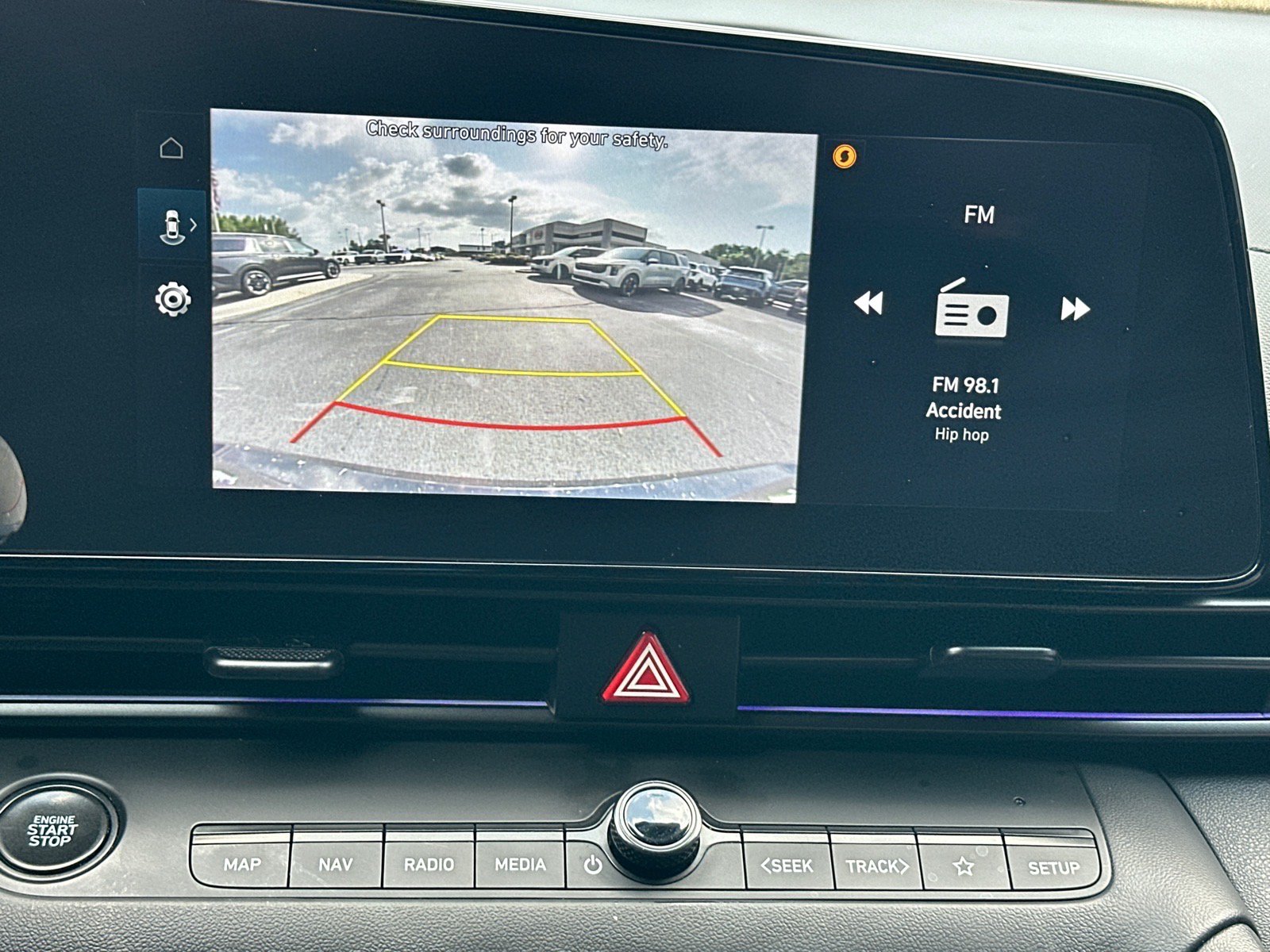 Used 2025 Hyundai Elantra SEL FWD image 13