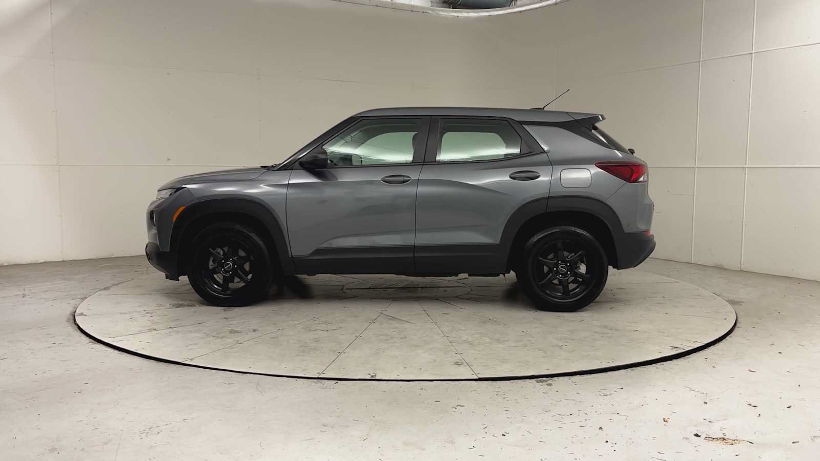 Used 2021 Chevrolet TrailBlazer LS AWD/4WD image 2