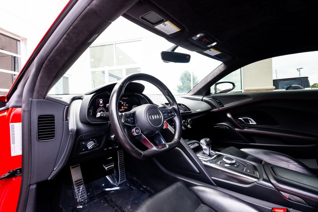 Used 2017 Audi R8 V10 w/ Carbon Exterior Package AWD/4WD image 25