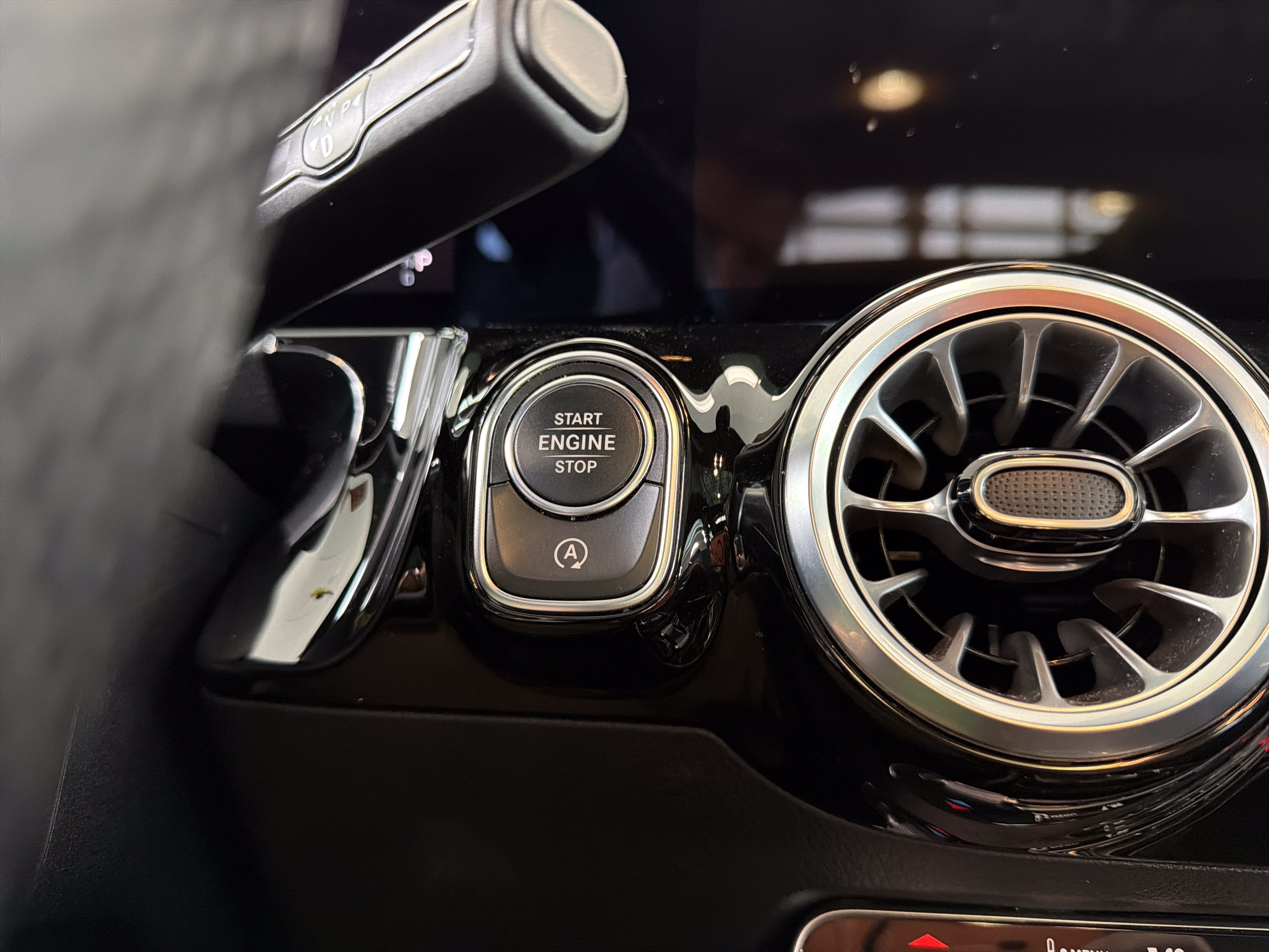 Certified 2025 Mercedes-Benz GLA 250 4MATIC image 20