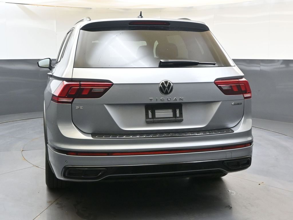 Used 2024 Volkswagen Tiguan SE R-Line AWD/4WD image 4
