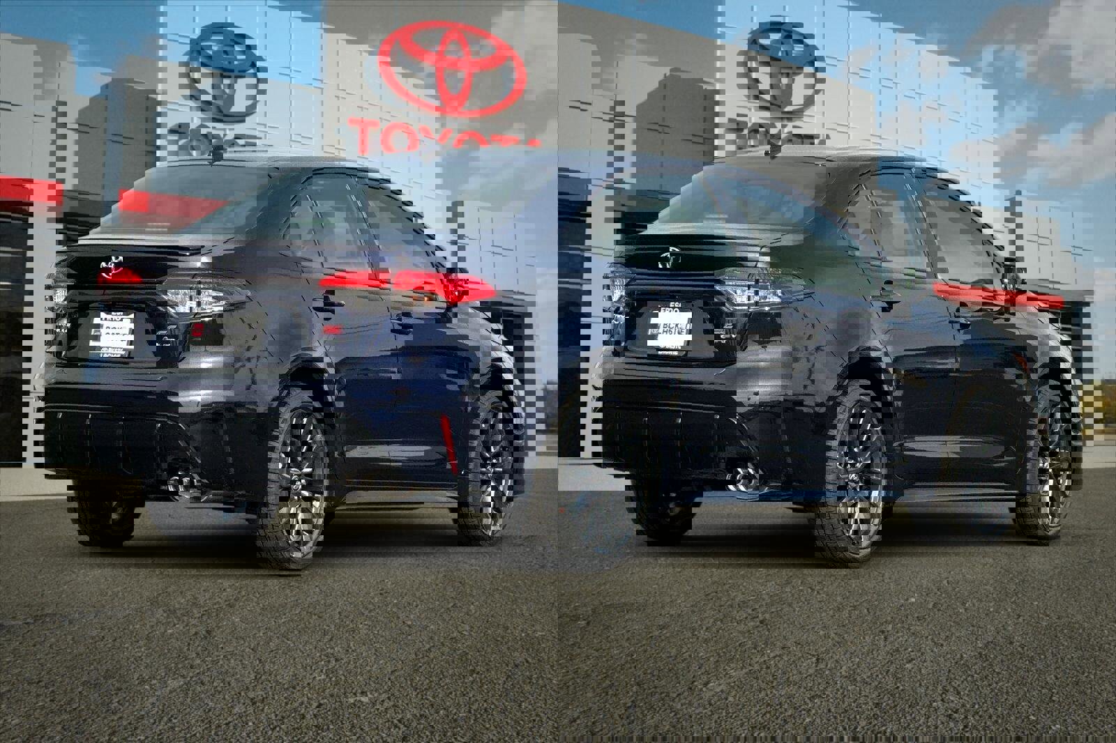 Certified 2026 Toyota Corolla SE w/ SE Premium Package image 3