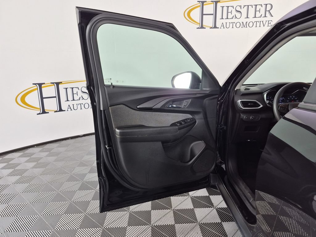 Used 2022 Chevrolet TrailBlazer LS FWD image 14