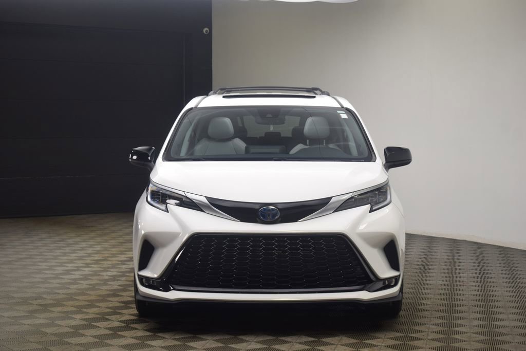 Used 2021 Toyota Sienna XSE w/ XSE Plus Package image 25