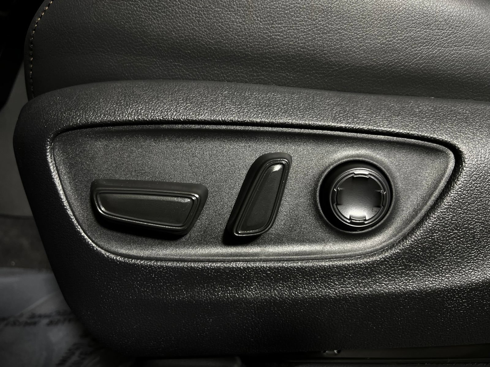 Used 2026 Toyota Sienna Limited FWD image 14