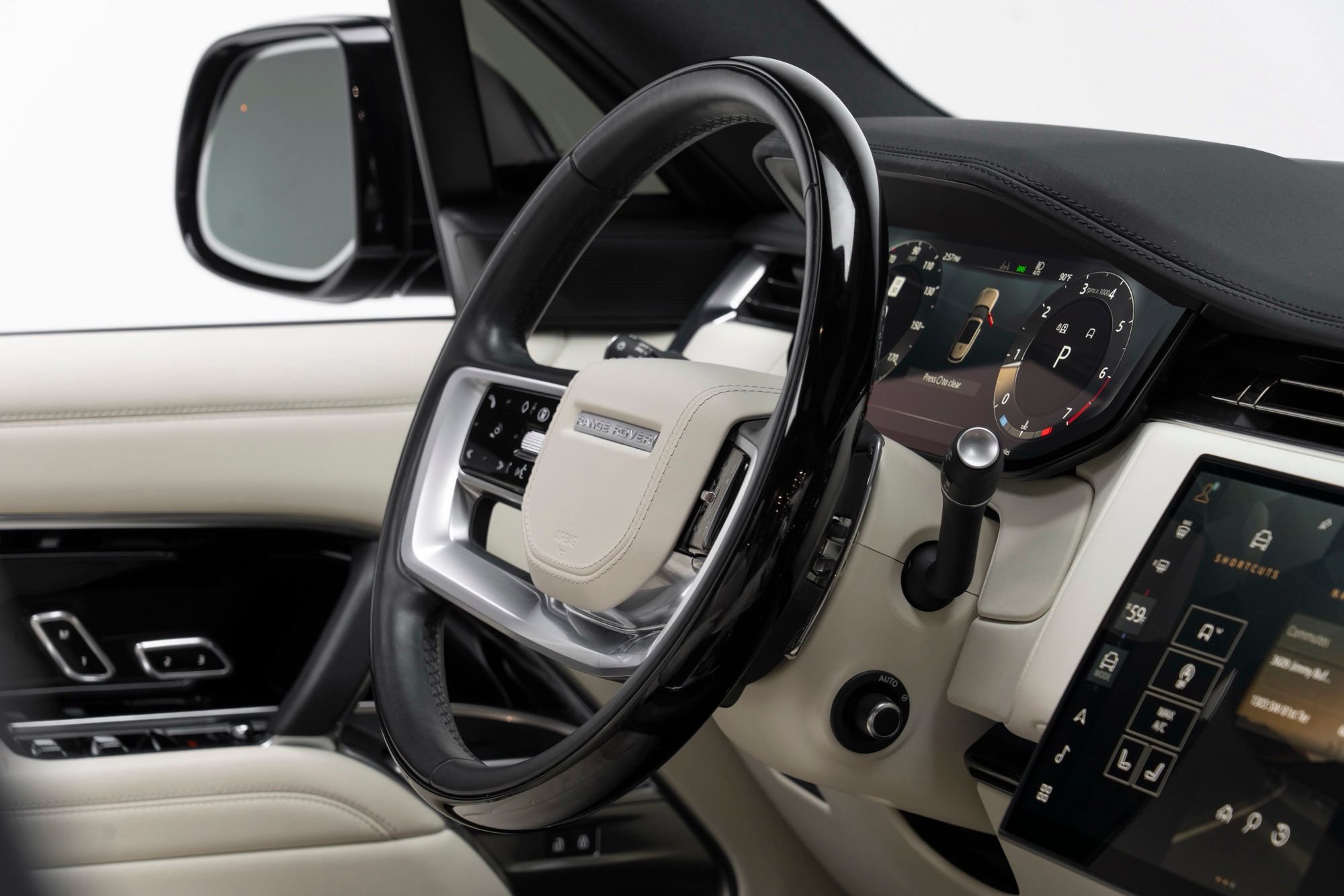 Used 2025 Land Rover Range Rover SE AWD/4WD image 38